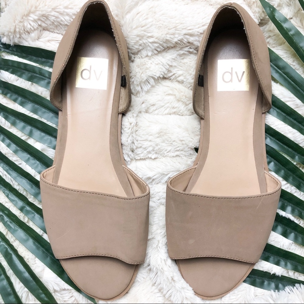 DV by Dolce Vita suede tan sandals.